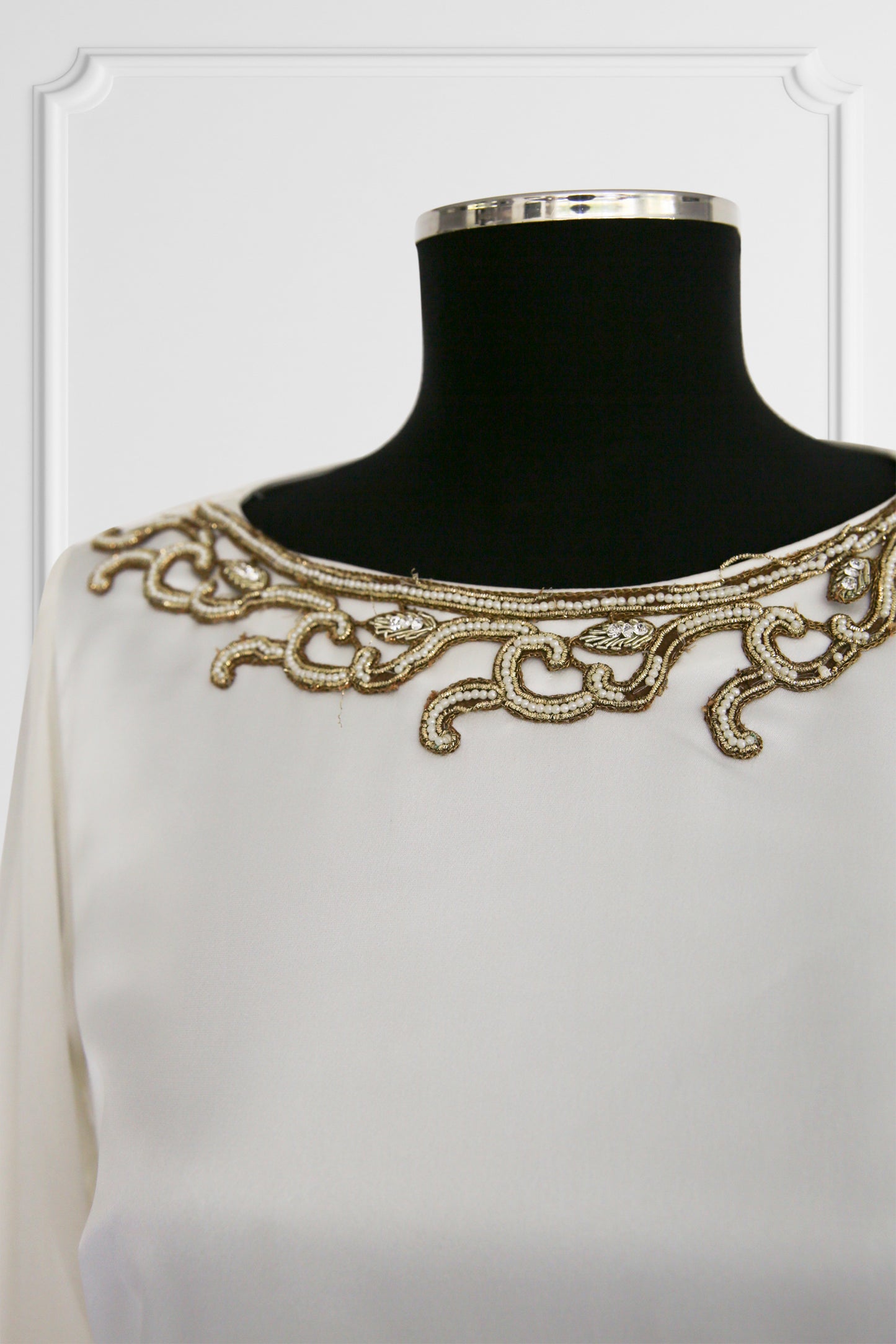 Elegant Silk Ivory Embellished Kurta